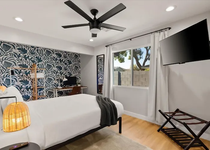 The Twin Palms Retreat Holiday home *